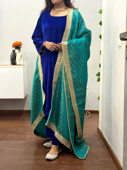 Parthvi Velvet Suit Set