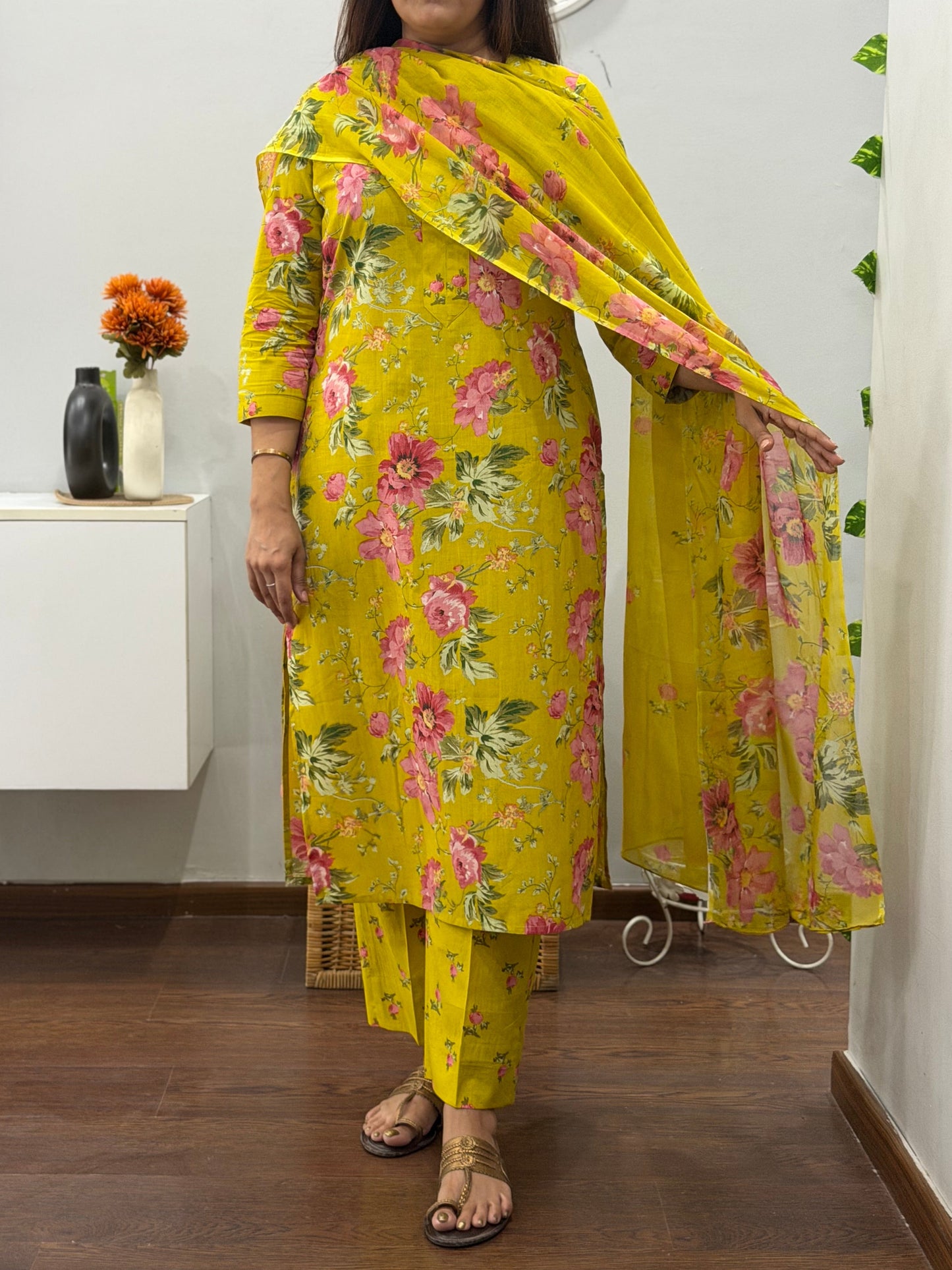 Inaara Suit Set