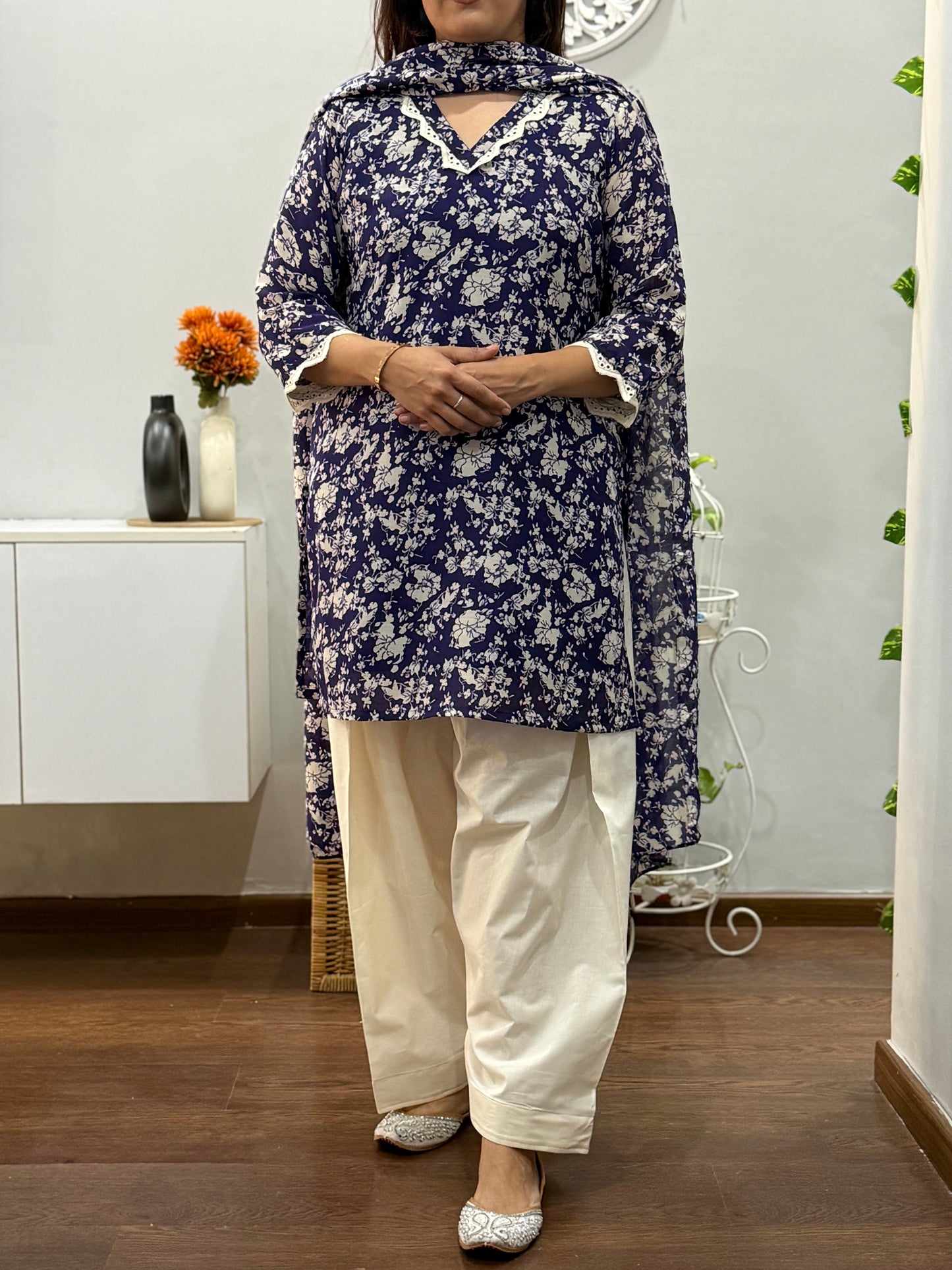 Iknoor Suit Set with Farshi Salwar