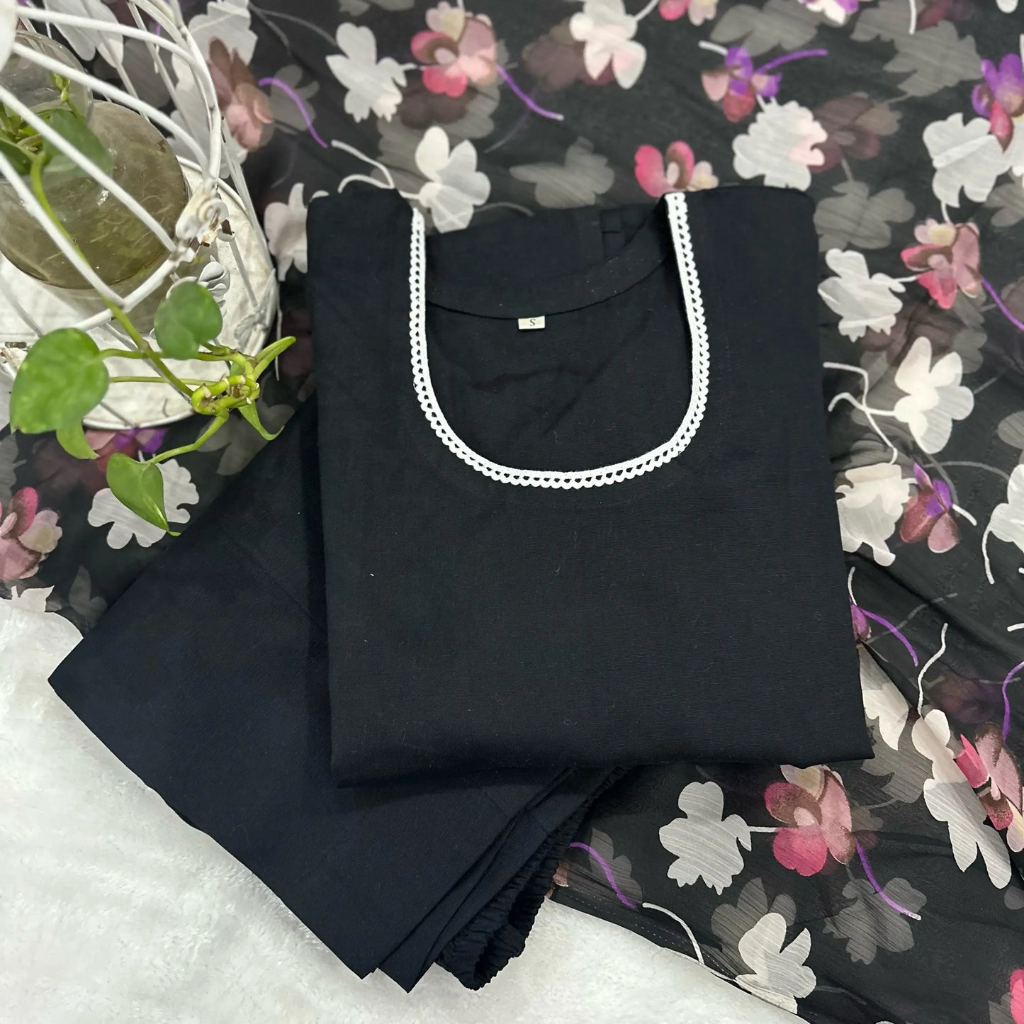 Raven suit set with dupatta 3