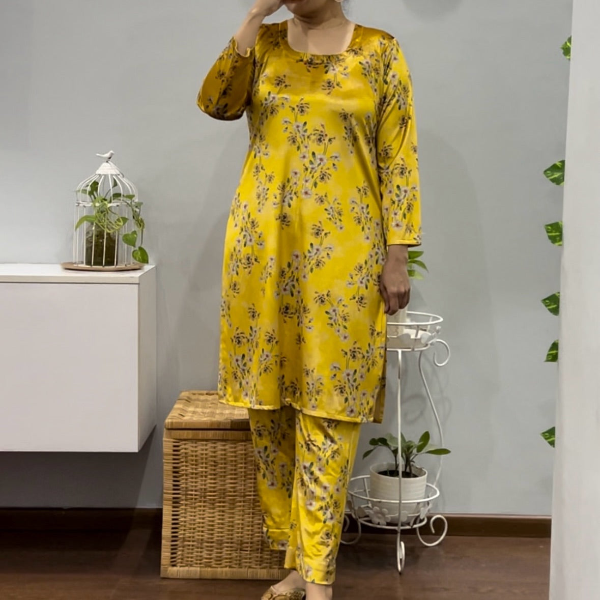 Sunheri velvet winter Co-ord set