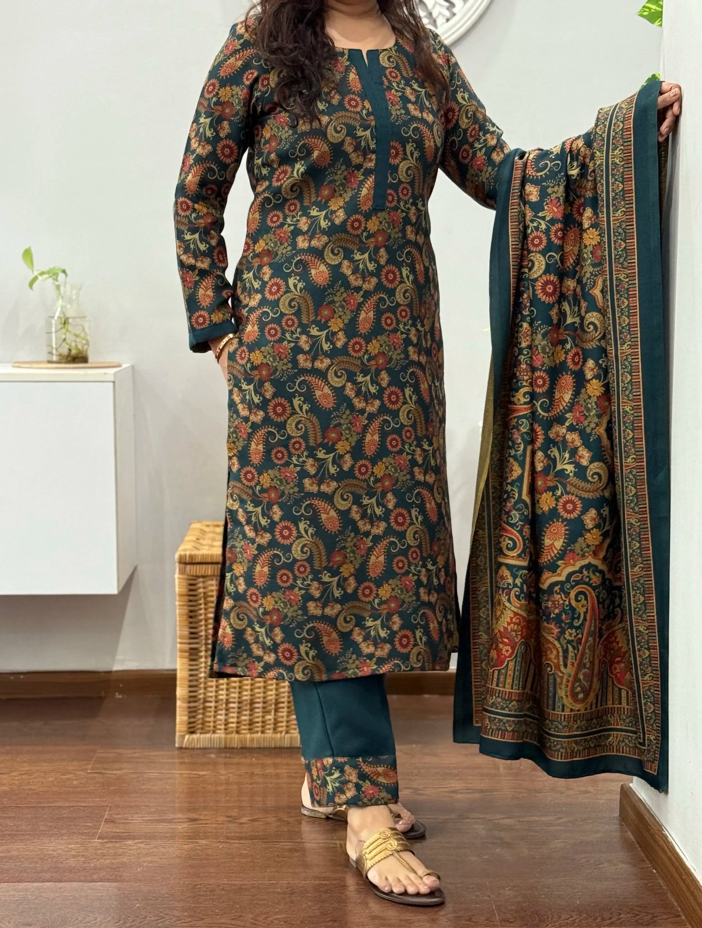 Mystic Paisley Winter Suit Set 2